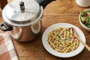 Macarrão de panela de pressão cremoso com queijo