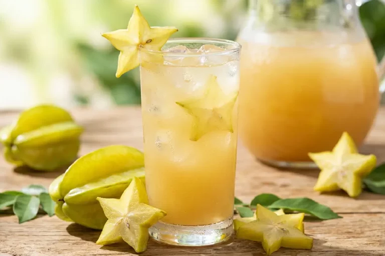 Suco de carambola gelado e refrescante